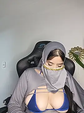 janna isa online show from 07-13-26, 06:51