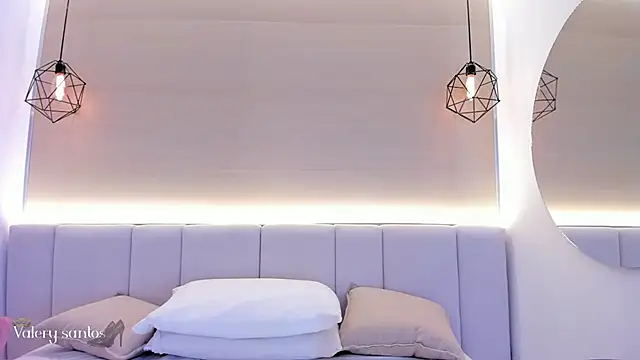 valerysantos  online show from 10-29-25, 12:26