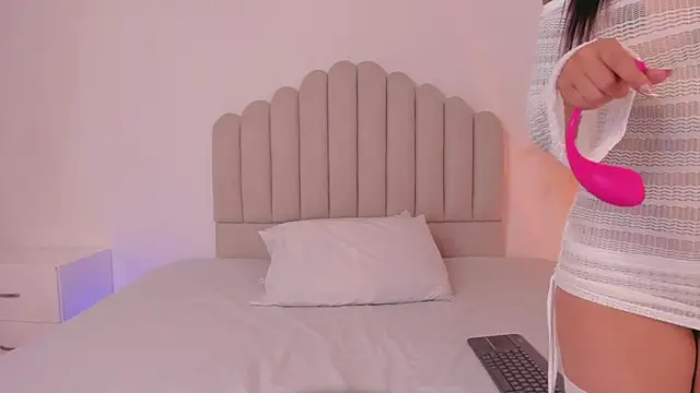 valerysantos  online show from 07-22-26, 12:07