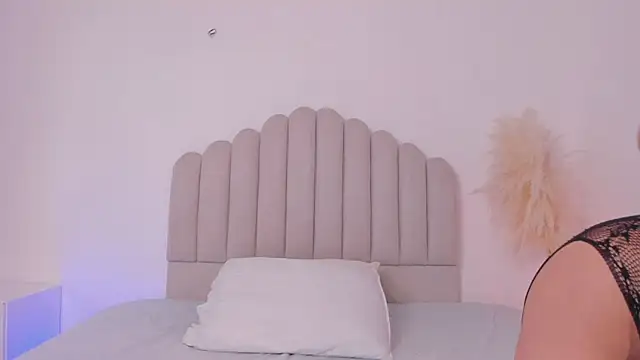 valerysantos  online show from 07-13-26, 12:04