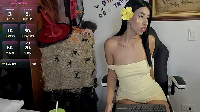 Wendy Marchall online show from 10-27-25, 07:15