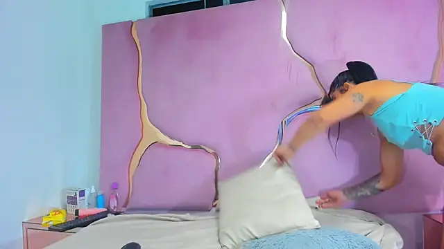 MelissaAndZeuss online show from 01-15-25, 08:20