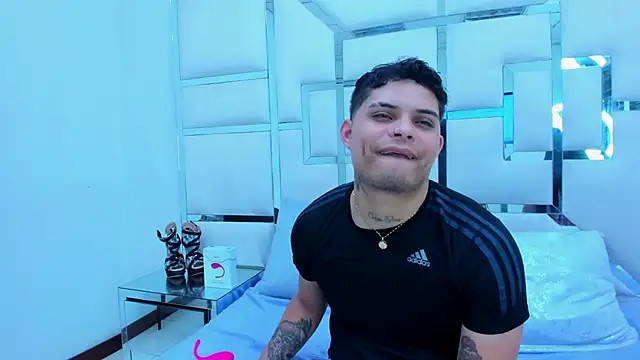 MelissaAndZeuss online show from 03-22-25, 03:52