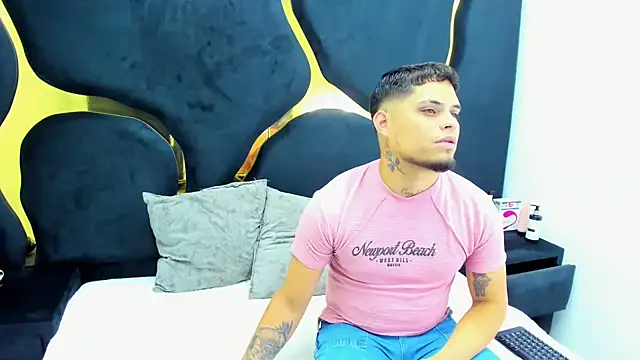 MelissaAndZeuss online show from 02-10-25, 04:08