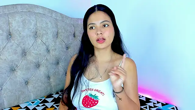 Snapshot of Amandalorense_ chatting on 06-20-26, 03:44 Amandalorense online show from 06-20-26, 03:44