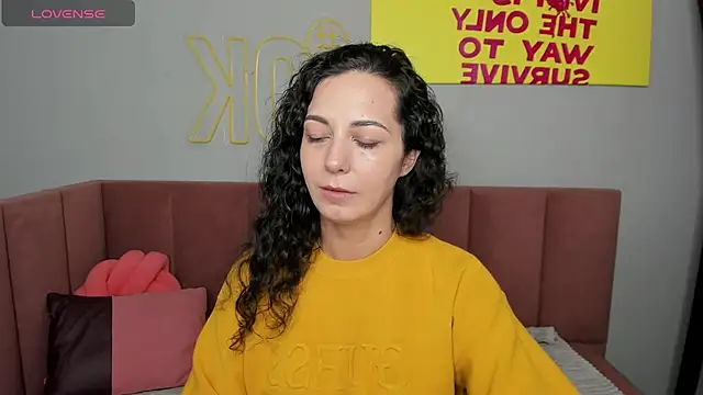 Linda Insatiable online show from 03-06-25, 01:37