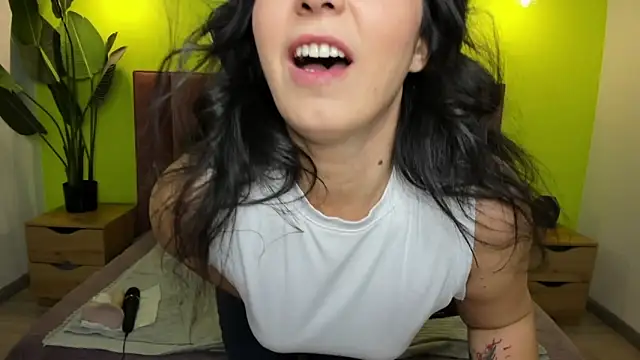 Linda Insatiable online show from 05-03-26, 01:33