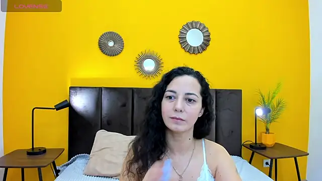 Linda Insatiable online show from 02-13-25, 01:29