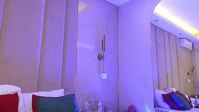 Snapshot of Denise_Taylor chatting on 02-19-26, 05:59 Denise Taylor online show from 02-19-26, 05:59