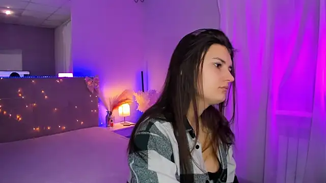 Laura Leee online show from 03-28-26, 05:52