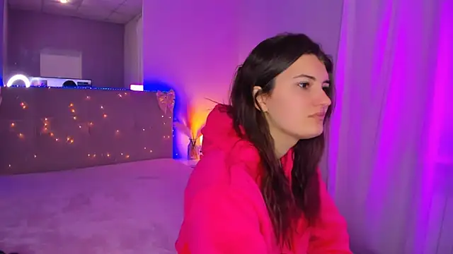 Laura Leee online show from 04-11-26, 04:42