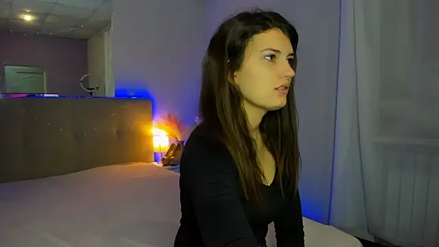 Laura Leee online show from 11-26-25, 06:35