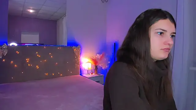 Snapshot of Laura_Leee chatting on 02-26-26, 06:35 Laura Leee online show from 02-26-26, 06:35