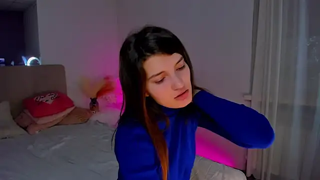 Snapshot of Laura_Leee chatting on 02-24-25, 06:27 Laura Leee online show from 02-24-25, 06:27