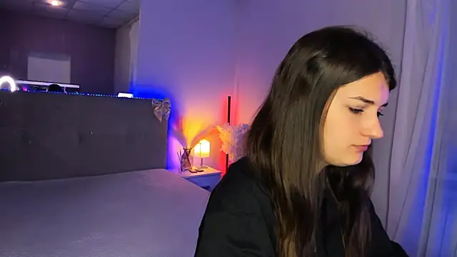 Snapshot of Laura_Leee chatting on 07-04-26, 05:03 Laura Leee online show from 07-04-26, 05:03