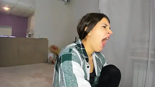 Laura Leee online show from 12-01-25, 06:14