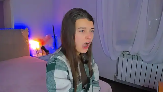 Snapshot of Laura_Leee chatting on 02-09-26, 06:22 Laura Leee online show from 02-09-26, 06:22