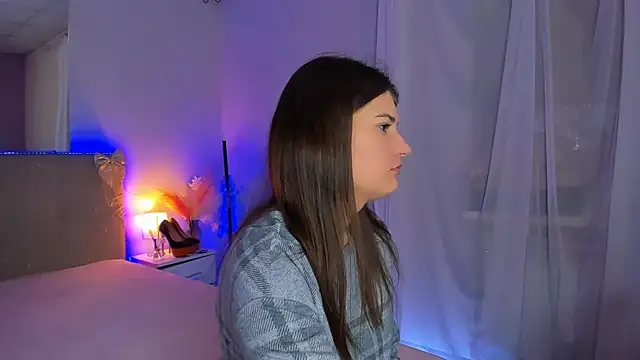 Snapshot of Laura_Leee chatting on 02-15-26, 07:51 Laura Leee online show from 02-15-26, 07:51