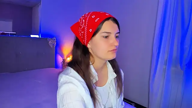 Snapshot of Laura_Leee chatting on 06-03-26, 05:08 Laura Leee online show from 06-03-26, 05:08