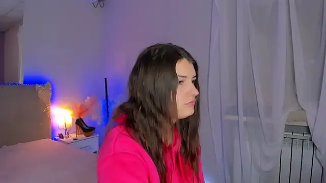 Snapshot of Laura_Leee chatting on 02-12-26, 06:13 Laura Leee online show from 02-12-26, 06:13