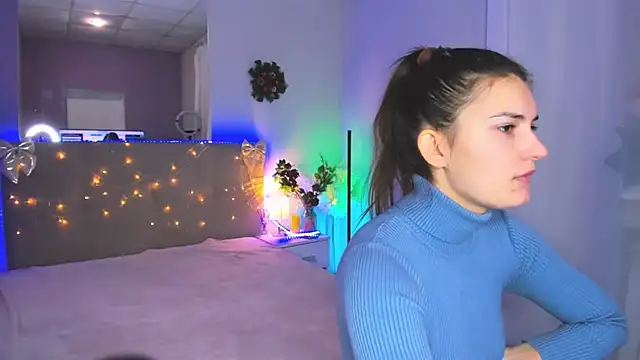 Laura Leee online show from 12-21-25, 06:15