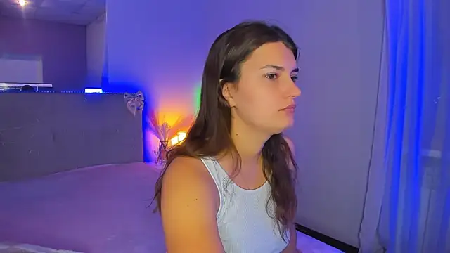 Laura Leee online show from 07-27-26, 05:25