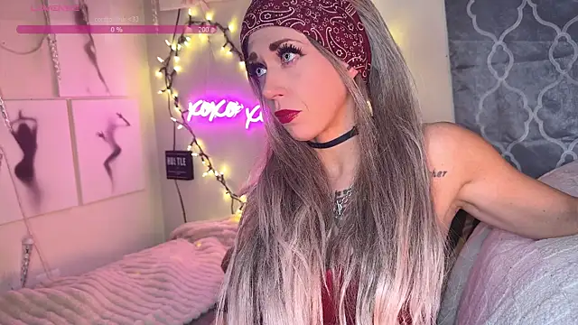 VeronicaRonnieTaylor online show from 12-20-25, 10:56