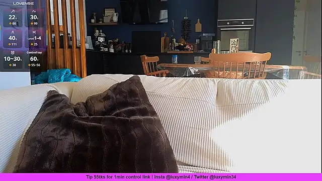 Snapshot of Luxymin34 chatting on 02-09-26, 09:51 Luxymin34 online show from 02-09-26, 09:51