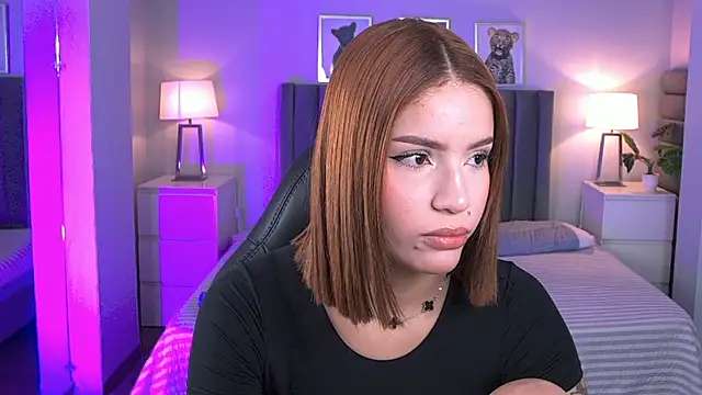 Snapshot of Madie__collins chatting on 05-18-26, 11:37 Madie collins online show from 05-18-26, 11:37