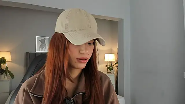 Madie  collins online show from 10-12-25, 09:32