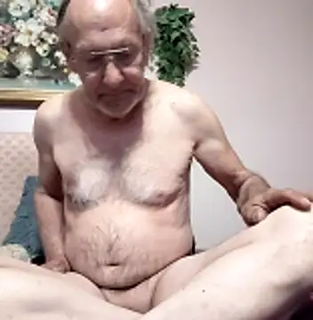 Snapshot of vanscr1 chatting on 02-14-26, 01:00 vanscr1 online show from 02-14-26, 01:00