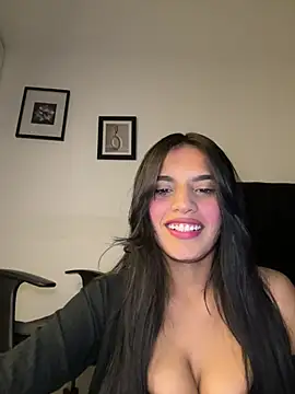 Snapshot of Dulceeany chatting on 06-16-26, 02:22 Dulceeany online show from 06-16-26, 02:22