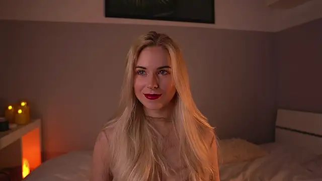 Snapshot of lorrie_love_story chatting on 05-10-26, 11:36 lorrie love story online show from 05-10-26, 11:36