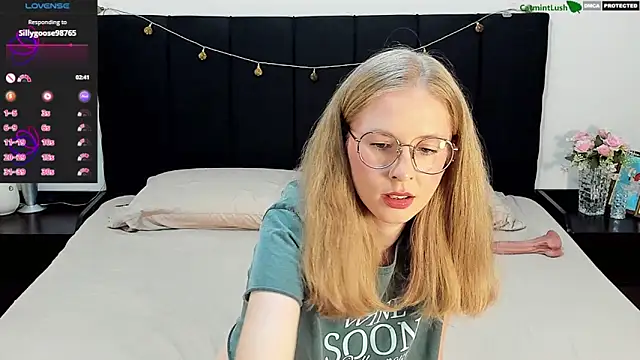 Snapshot of CatmintLush chatting on 05-24-26, 11:37 CatmintLush online show from 05-24-26, 11:37