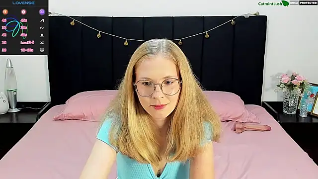 Snapshot of CatmintLush chatting on 05-23-26, 11:48 CatmintLush online show from 05-23-26, 11:48