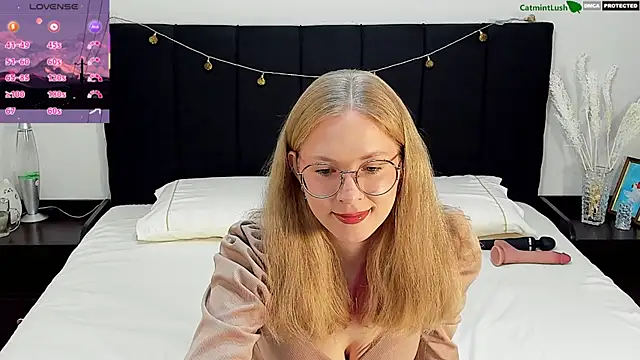 CatmintLush online show from 06-21-26, 11:43