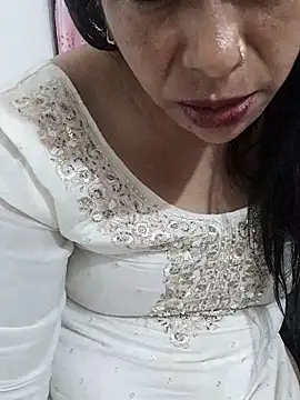 Urmila bhabhii online show from 02-18-26, 03:41