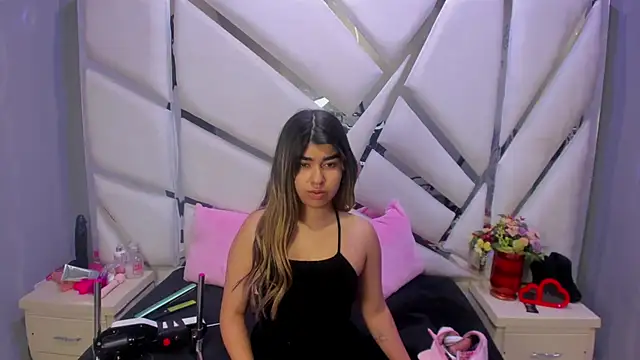 NahomiConnor  online show from 09-26-25, 01:18