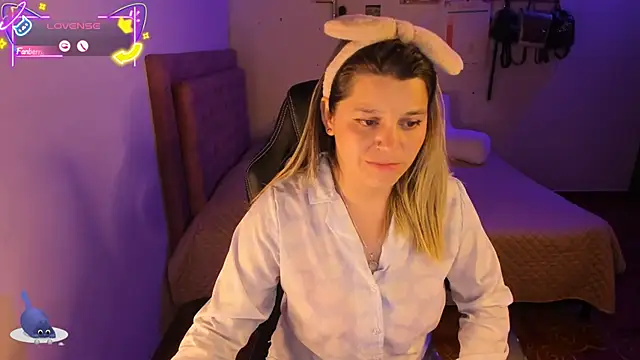 Sabrina Hall  online show from 12-20-25, 11:24