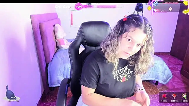 Sabrina Hall  online show from 09-18-25, 12:24