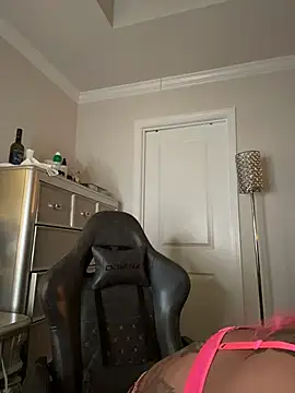 butterflybootyy online show from 02-04-26, 07:14