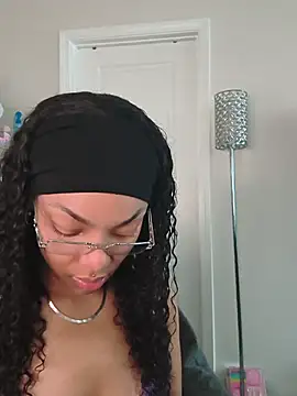 Snapshot of butterflybootyy chatting on 05-29-26, 01:17 butterflybootyy online show from 05-29-26, 01:17