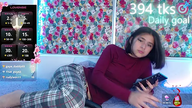 Snapshot of -Gwen- chatting on 01-24-25, 08:02 -Gwen- online show from 01-24-25, 08:02