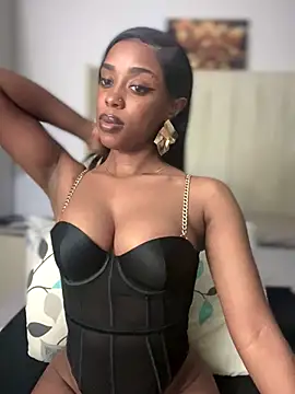 Snapshot of BhadBhad_Kitty chatting on 09-19-25, 08:24 BhadBhad Kitty online show from 09-19-25, 08:24