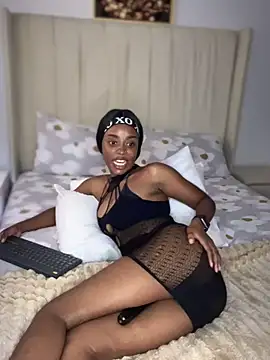 Snapshot of BhadBhad_Kitty chatting on 03-17-25, 07:35 BhadBhad Kitty online show from 03-17-25, 07:35