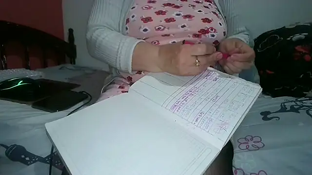 Elizabeth68 online show from 11-08-25, 01:03