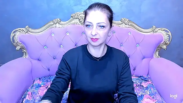 DivinSandra online show from 10-13-25, 04:58
