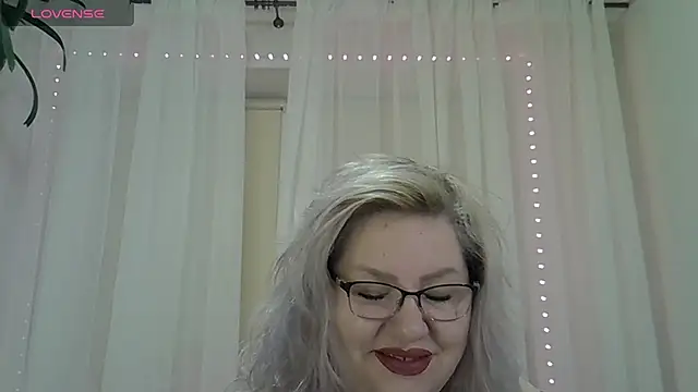 AngelinaGlam online show from 10-16-25, 06:38