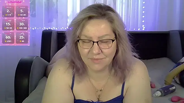 AngelinaGlam online show from 10-12-25, 11:00