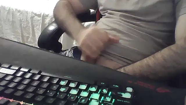 Snapshot of squiddy_69 chatting on 10-04-25, 06:20 squiddy 69 online show from 10-04-25, 06:20